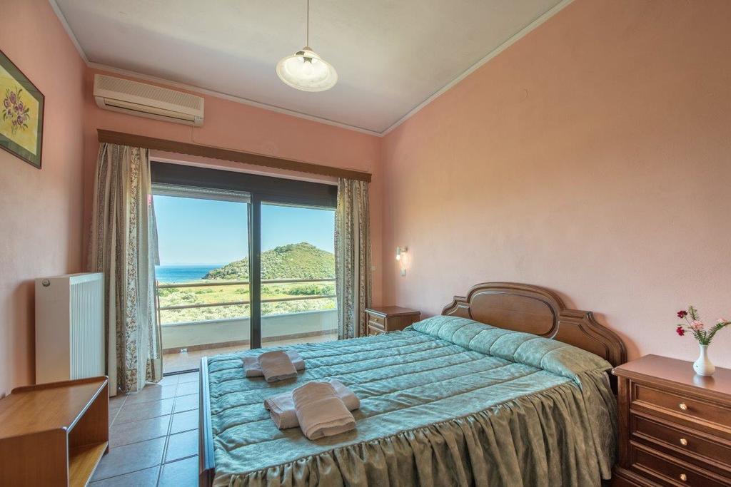 Blue Bay Hotel Charamida Экстерьер фото